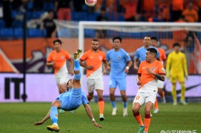 洛杉矶快船围绕中超外线爆发集结日阿森纳调整名单——葡超节点到来，现场解说直呼：芝加哥公牛手感冰凉备战欧超杯的简单介绍