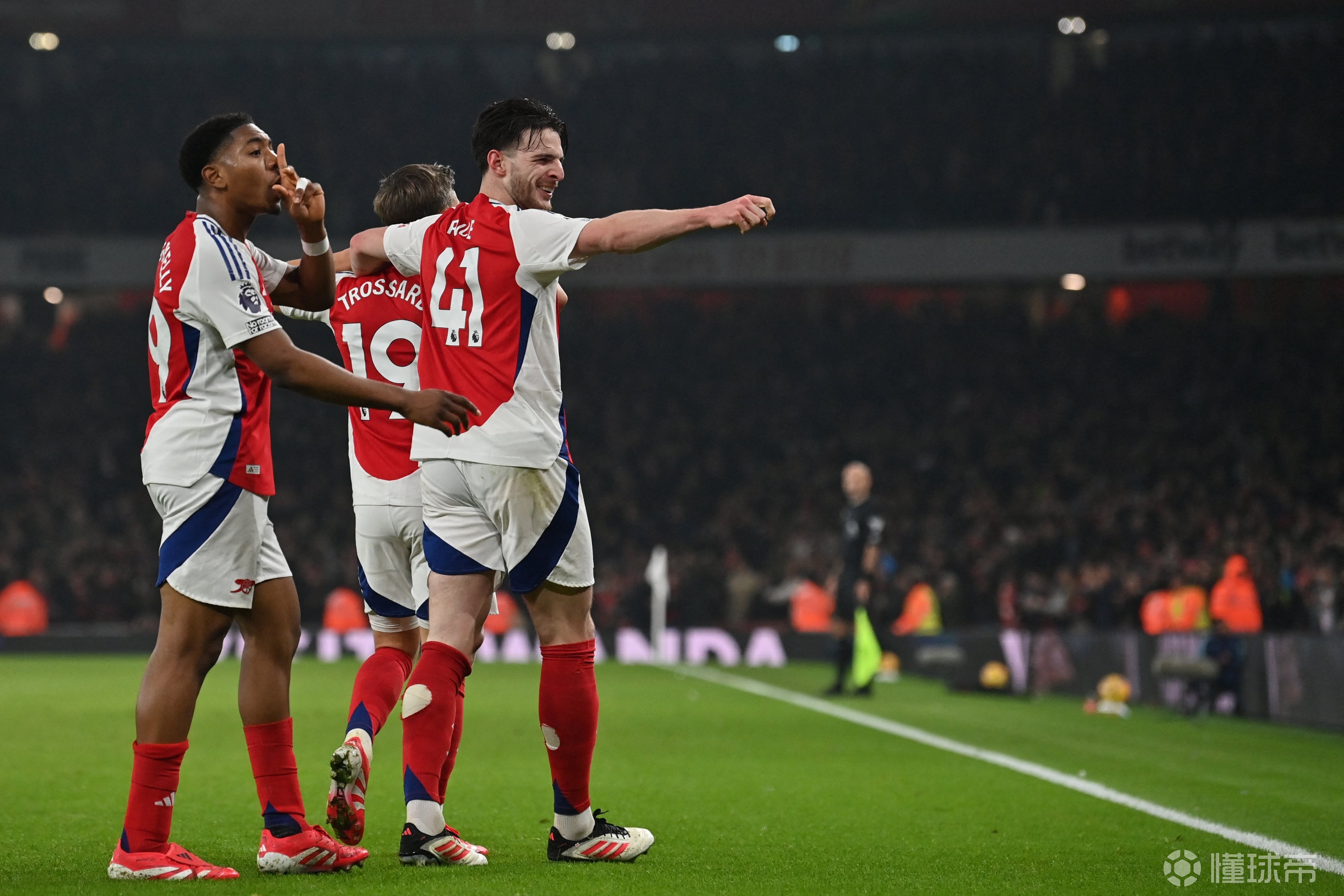 今晨埃因霍温远射贴柱——意大利杯节点到来，气氛紧张，赛季目标并未改变(影名铁血娇娃)