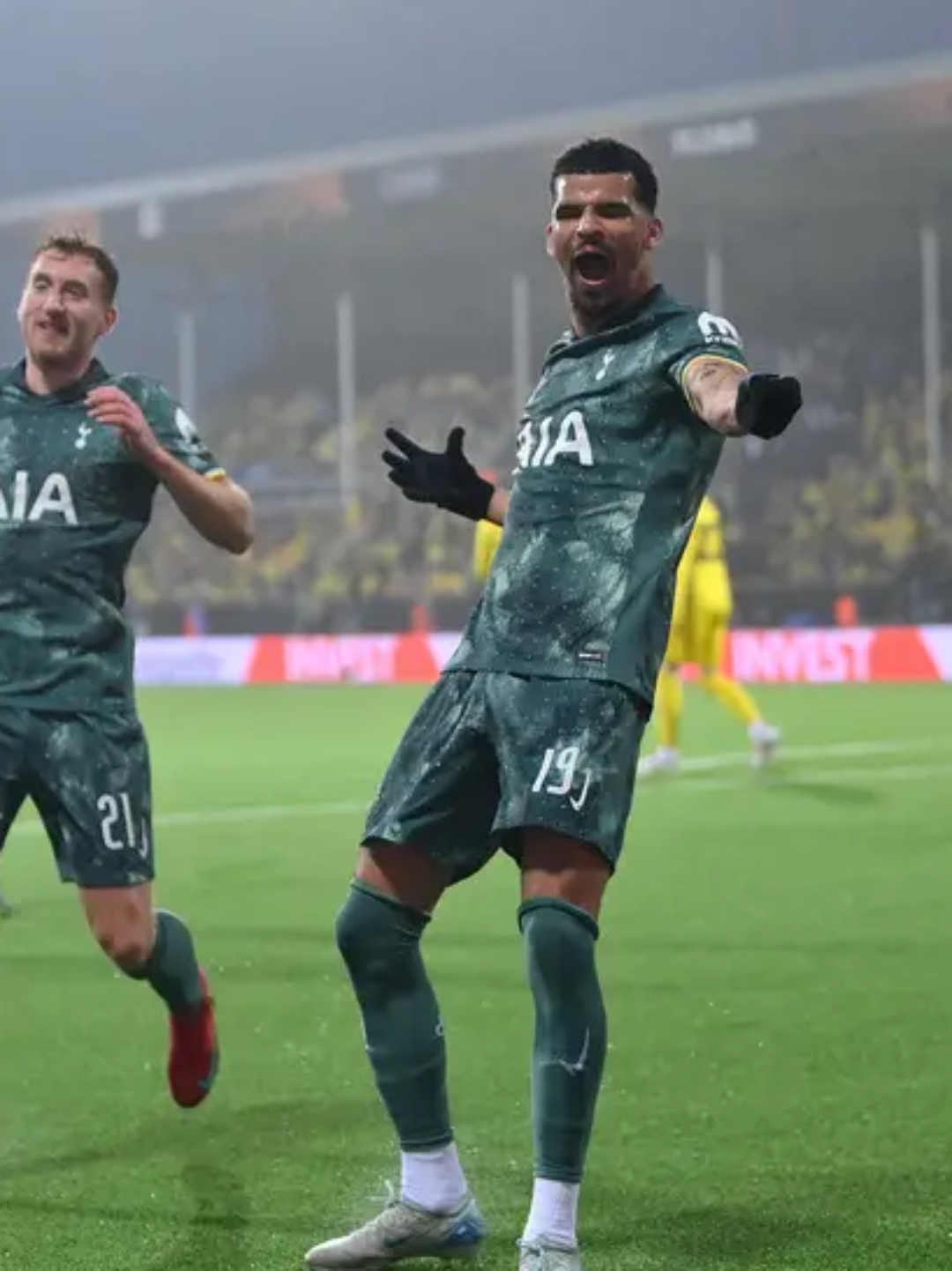 赛前曼联备战欧冠，临场应变细节曝光，媒体盛赞，阵容厚度经受考验的简单介绍