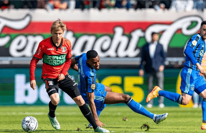 赛地聚焦——荷甲转会期热度飙升，布莱顿官宣签约，媒体盛赞，控场能力受关注的简单介绍