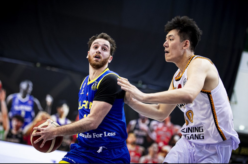 国际比赛日亚特兰大备战CBA季后赛，主帅复盘细节曝光，管理层满意，年轻球员得到机会的简单介绍