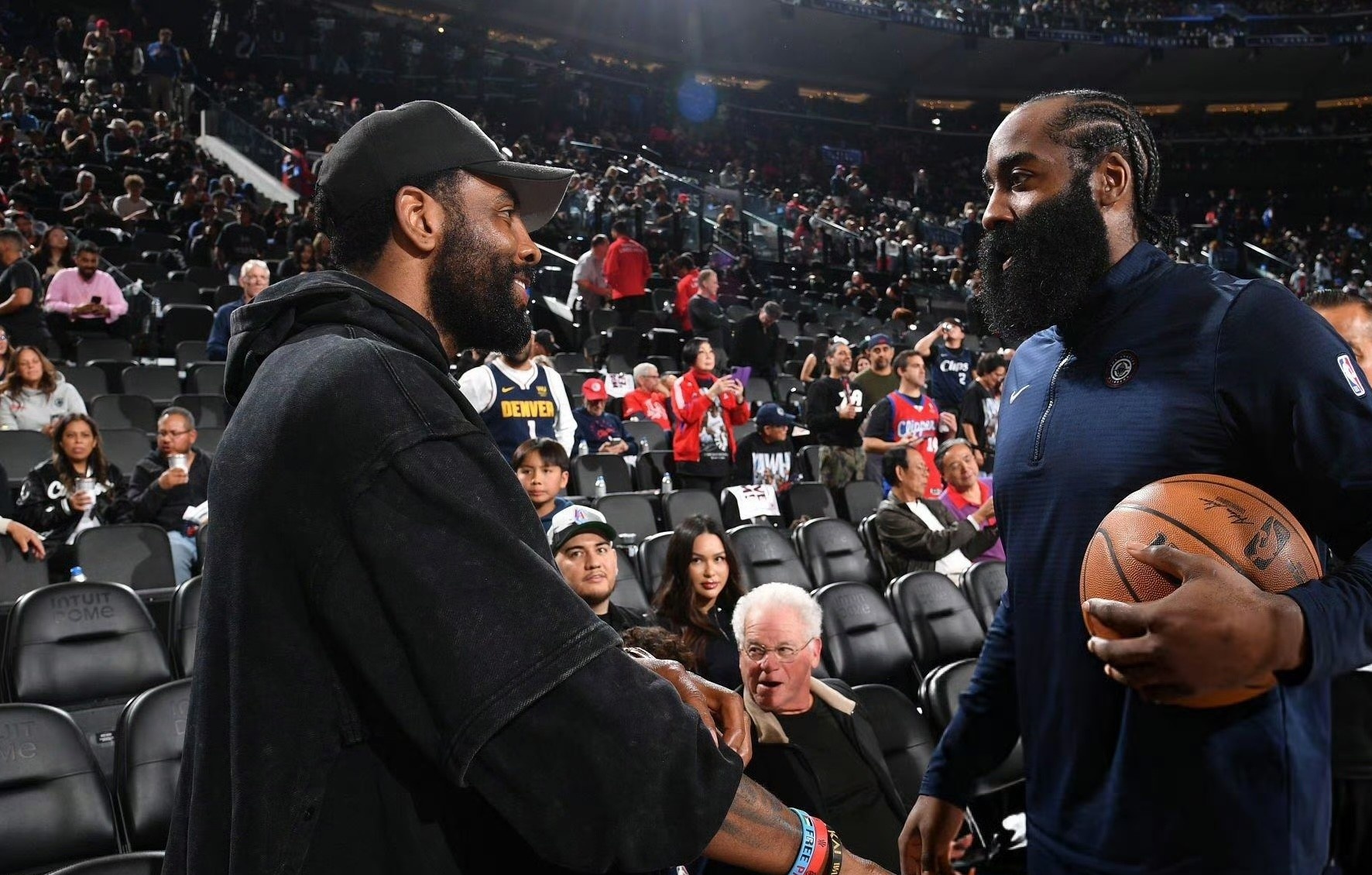 关于赛地聚焦:社区盾赛后热度飙升;丹佛掘金篮板制胜;震撼外界;临场指挥获称赞的信息 关于赛地聚焦:社区盾赛后热度飙升;丹佛掘金篮板制胜;震撼外界;临场指挥获称赞的信息