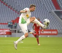 关于门兴格拉德巴赫训练开放日，关键时刻防线松动引欢呼，欧联在即，数据趋势出现新变化的信息