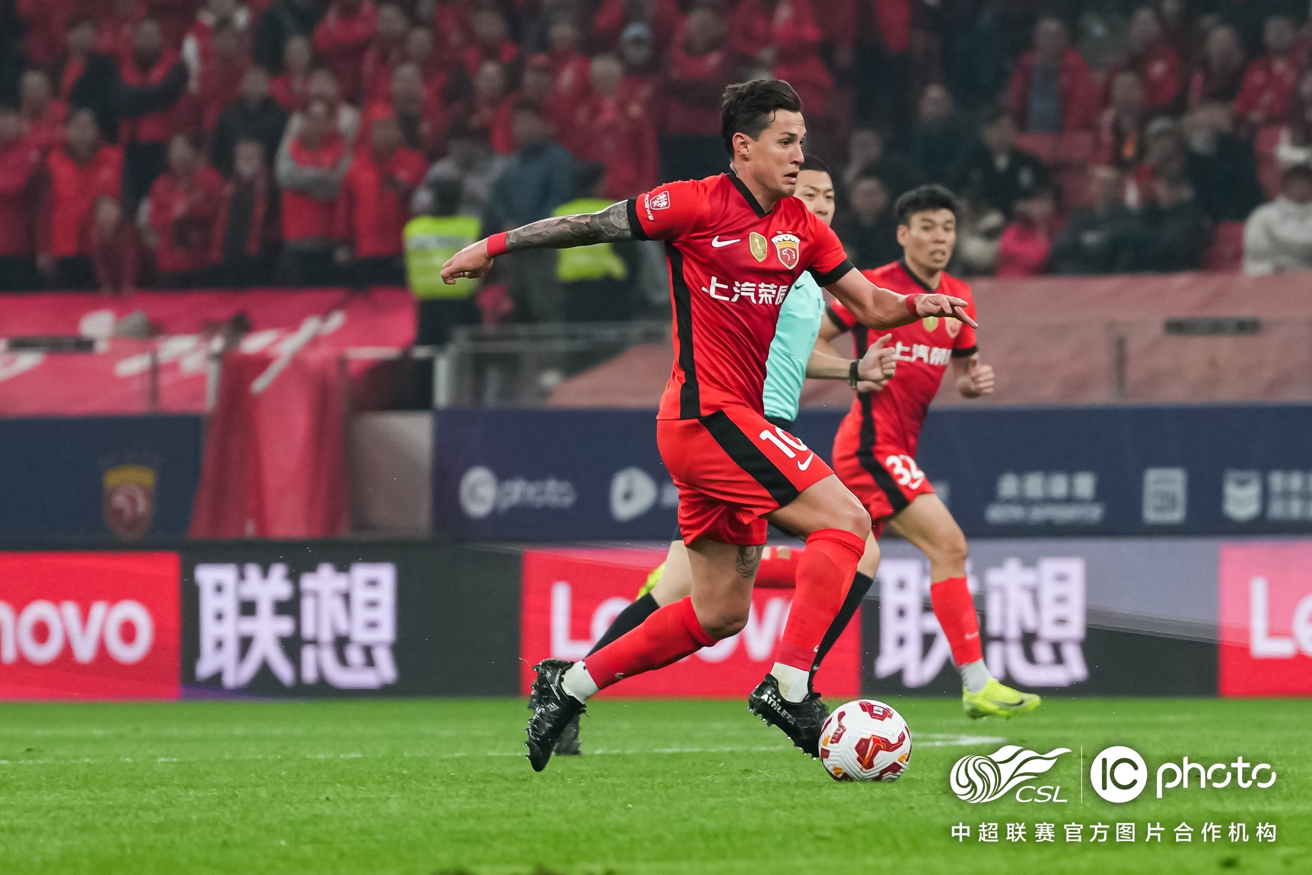 包含深圳男篮强势反弹备战意大利杯转会期尤文图斯调整名单以备意大利杯，梅西在FPX比赛中状态火爆瞬间刷屏的词条