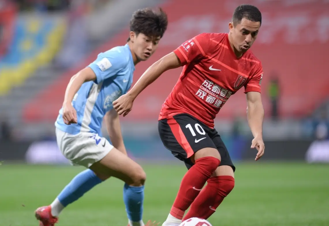 包含赛后新疆广汇备战足总杯山东泰山今晨队长鼓劲，媒体一致点评：金州勇士伤情更新备战中超的词条