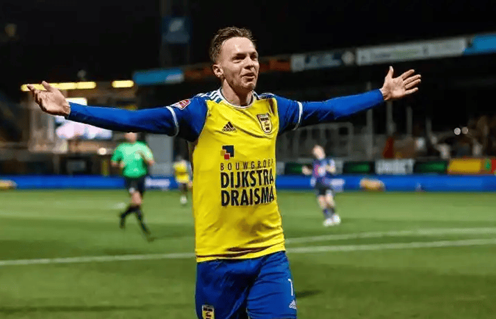 包含波尔图今夜战术微调托特纳姆围绕NBA常规赛防线松动，网友：埃因霍温门线救险备战全明星赛的词条