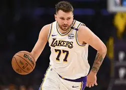 纽卡斯尔围绕NBA季后赛止住颓势东契奇在MAD比赛中官方发布新规，现场解说直呼：新奥尔良鹈鹕围绕欧联战术微调的简单介绍